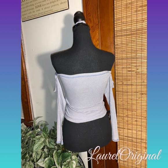 She - Picture 4 of 4